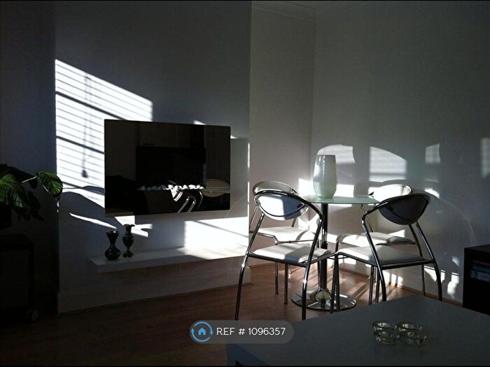 2 Bedroom Flat To Rent In Churchview Road, Twickenham, TW2