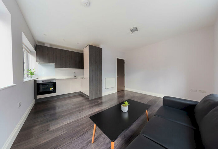 1 Bedroom Apartment To Rent In Bank Chambers, Ilford, Essex, IG1