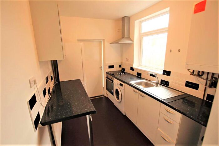 4 Bedroom Terraced House To Rent In Windermere Street, Leicester, LE2