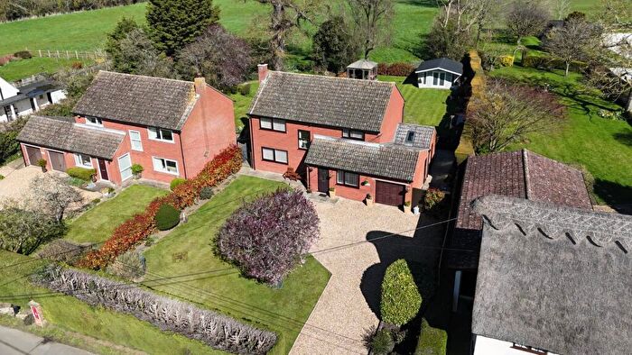 4 Bedroom Detached House For Sale In High Street, Lower Dean, PE28