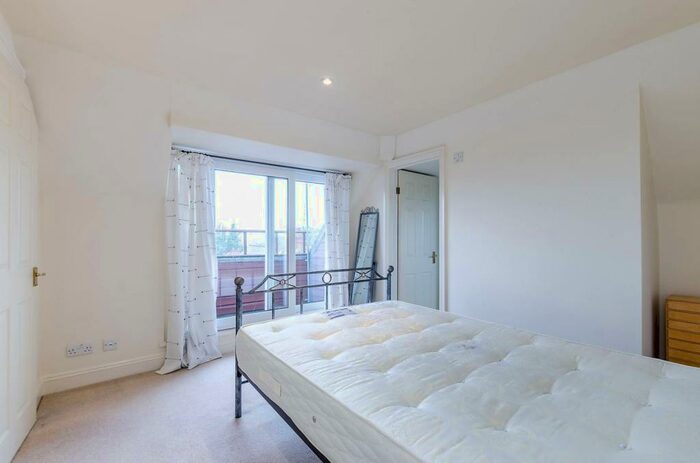 2 Bedroom Penthouse To Rent In London Road, Guildford, GU1