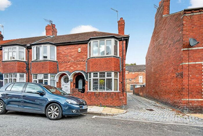 2 Bedroom Terraced House For Sale In Brunswick Street, York, YO23