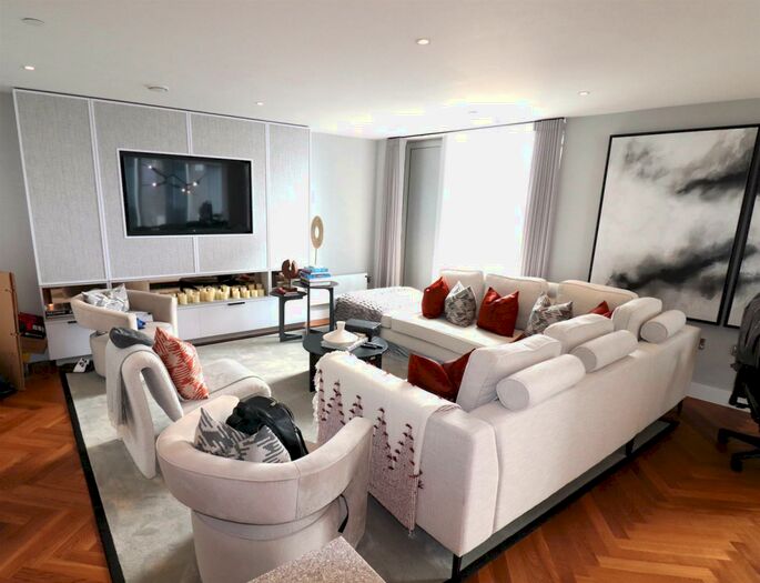 3 Bedroom Apartment To Rent In Deansgate Square, Manchester, M15