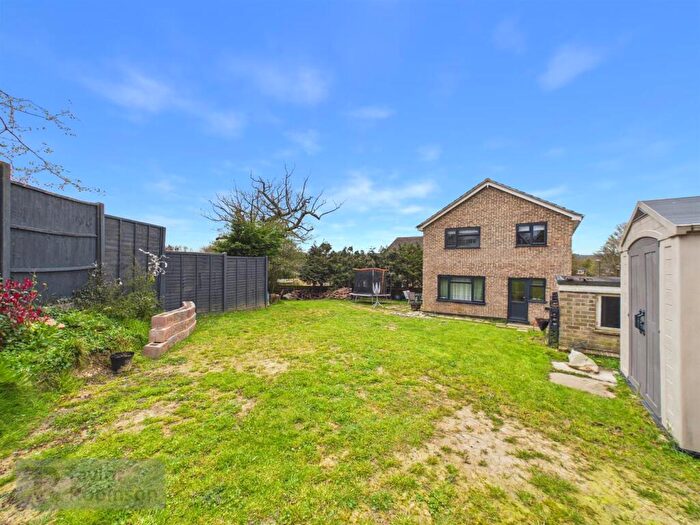 4 Bedroom Detached House For Sale In Rosedale Close, Gossops Green, Crawley, RH11