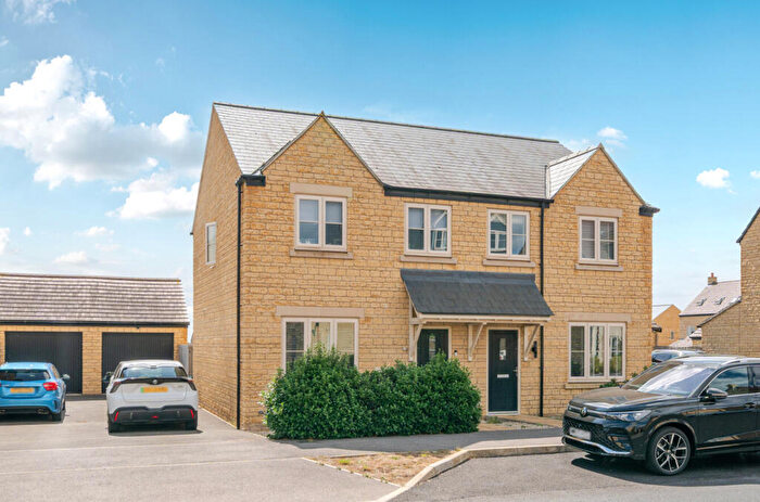 3 Bedroom Semi-Detached House For Sale In Centenary Way, Witney, Oxfordshire, OX29
