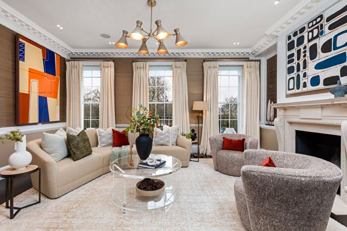 8 Bedroom Mews To Rent In Cheyne Walk, London, SW3