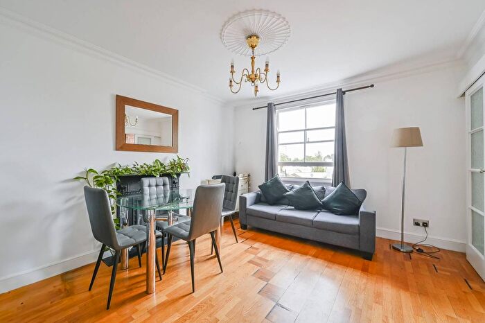 2 Bedroom Flat To Rent In Belgrave Gardens, St John's Wood, London, NW8