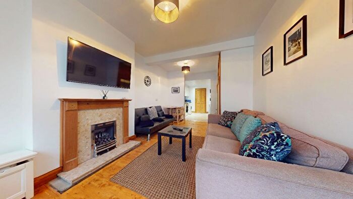 2 Bedroom Terraced House To Rent In Claremont Avenue, Reynoldson Street, HU5