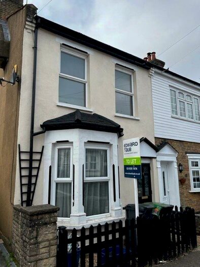 3 Bedroom House To Rent In Woodford Green, IG8