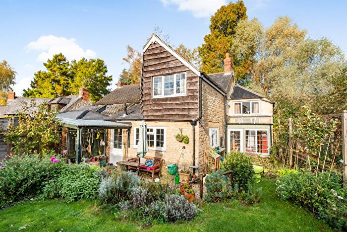 3 Bedroom Cottage For Sale In Mill Green, Weald, Bampton, OX18