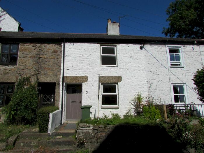 2 Bedroom Property To Rent In Lower Chywoone Hill, Newlyn, Penzance, TR18