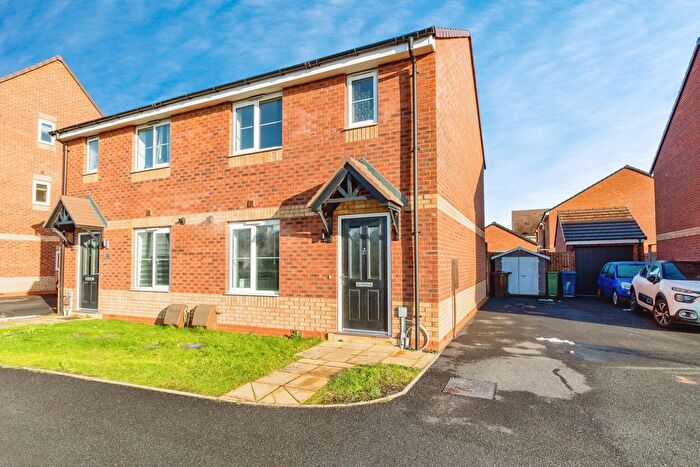 3 Bedroom Semi Detached House For Sale In Acre Mews, Stafford, Staffordshire, ST16