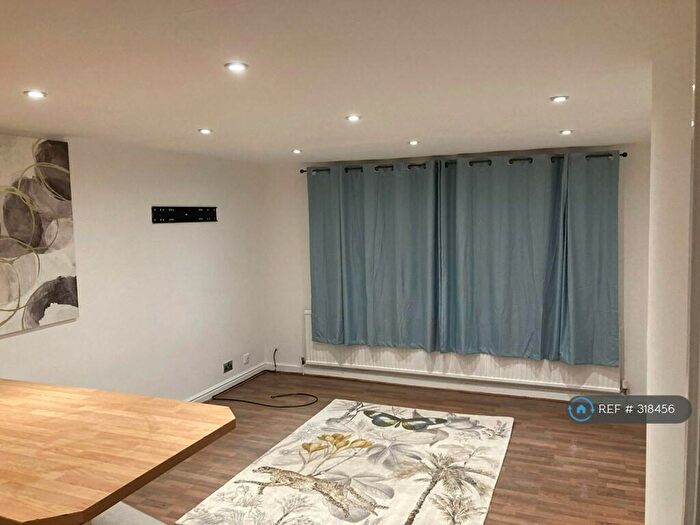 1 Bedroom Flat To Rent In East Herringthorpe, Rotherham, S65