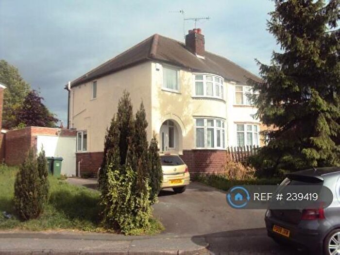 3 Bedroom Semi-Detached House To Rent In Swan Crescent, Oldbury, B69