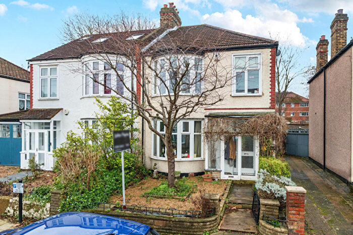 3 Bedroom Semi Detached House For Sale In Dallinger Road, Lee, SE12