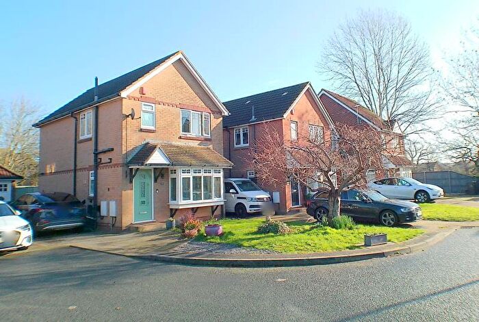 3 Bedroom Detached House For Sale In Chesilbourne Grove, Bournemouth, BH8