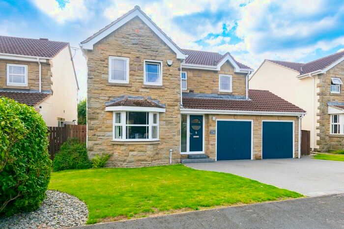 5 Bedroom Detached House For Sale In Bedfords Fold, Hilliam, Leeds, LS25