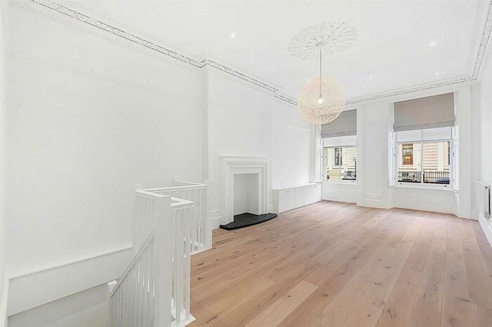 4 Bedroom Flat To Rent In Lancaster Gate, London, W2