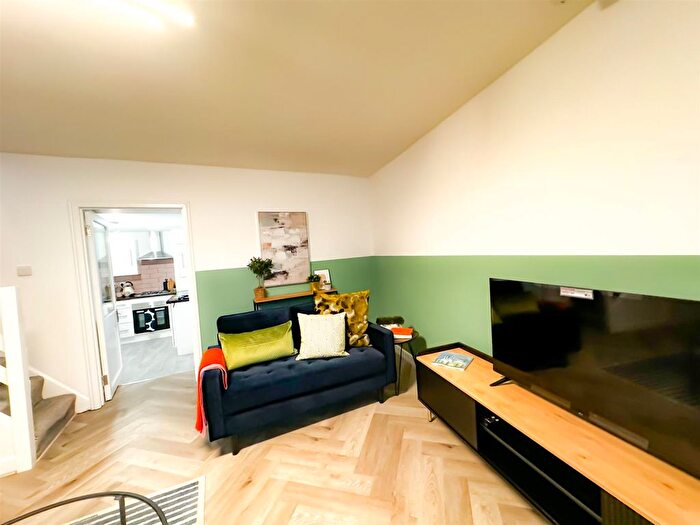 2 Bedroom End Of Terrace House To Rent In Windsor Street, Treherbert, Treorchy, CF42