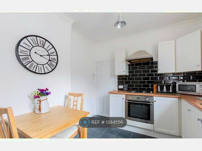 1 Bedroom Flat To Rent In Millais Road, Enfield, EN1