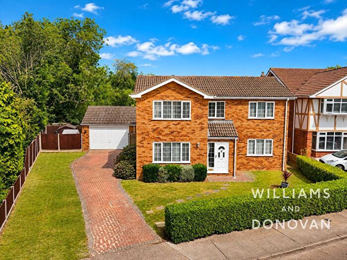 4 Bedroom Detached House For Sale In The Chase, Thundersley, SS7