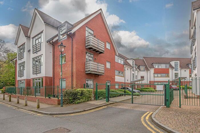 2 Bedroom Flat For Sale In Middlepark Drive, Bournville Park, Northfield, B31