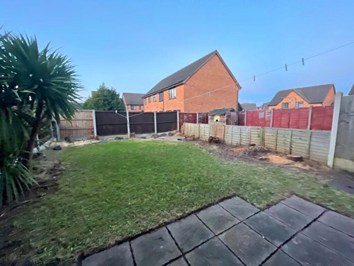 2 Bedroom End Of Terrace House To Rent In Patricia Drive, Tipton, West Midlands, DY4