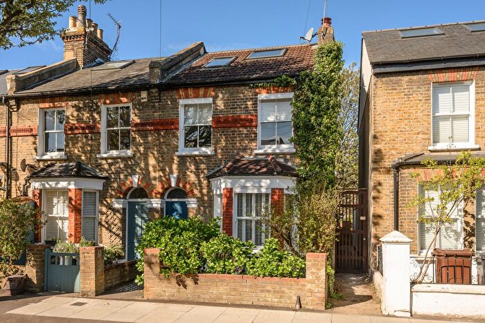 3 Bedroom End Terrace House For Sale In Hardy Road, Wimbledon, London, SW19
