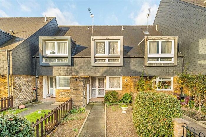 2 Bedroom Property For Sale In Joseph Powell Close, Clapham, SW12