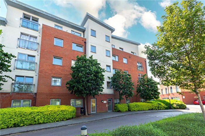 2 Bedroom Flat For Sale In Charrington Place, St. Albans, Hertfordshire, AL1