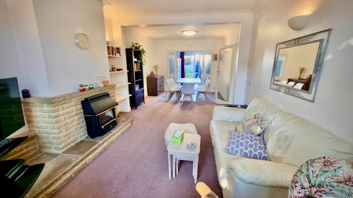 3 Bedroom Terraced House To Rent In Ellerdine Road, Hounslow, TW3