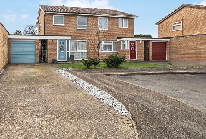 3 Bedroom Semi Detached House For Sale In Simpkin Close, Eaton Socon, St Neots, PE19