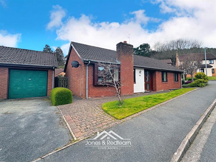 3 Bedroom Detached Bungalow For Sale In Bryn Castell, Abergele, LL22
