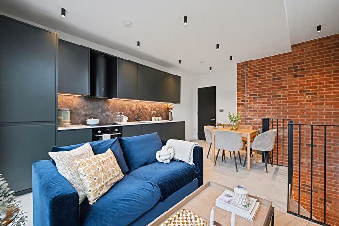 1 Bedroom Flat For Sale In Gainsborough Rd, Leytonstone, E11