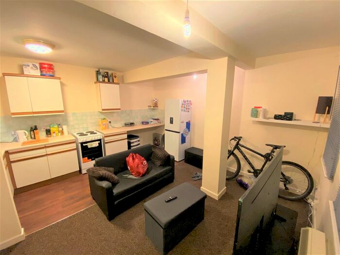 1 Bedroom Flat To Rent In Bradgate Drive, Wigston, LE18