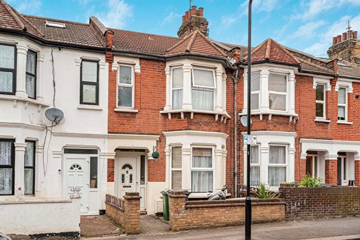 3 Bedroom Terraced House For Sale In Knotts Green Road, Leyton, London, E10