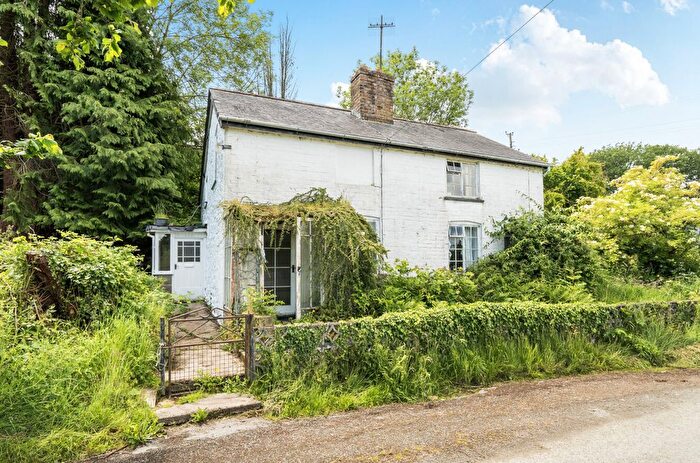 3 Bedroom Detached House For Sale In Oakley Park, Llanidloes, Powys, SY18