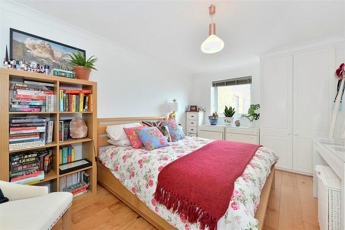 1 Bedroom Flat To Rent In Campania Building, London, E1W