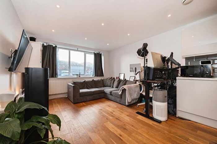 1 Bedroom Apartment For Sale In Southampton Road, Eastleigh, SO50