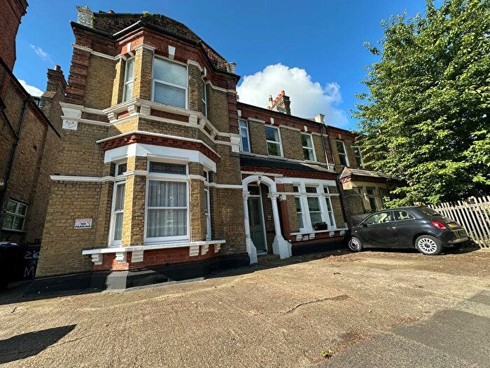 1 Bedroom Flat To Rent In Manor Road, Beckenham, BR3