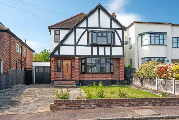 4 Bedroom Detached House For Sale In Shelley Grove, Loughton, Essex, IG10
