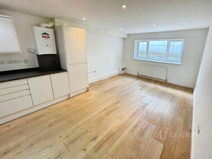 2 Bedroom Flat To Rent In Old Bedford Road, Luton, Bedfordshire, LU2