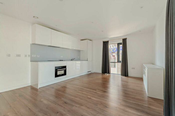 2 Bedroom Apartment To Rent In The Lansdowne, Hagley Road, Birmingham, B16