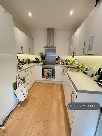 1 Bedroom Flat To Rent In Colne House, London, E1