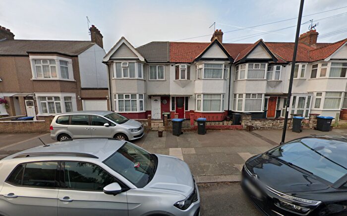 3 Bedroom Semi-Detached House To Rent In Cuckoo Hall Lane, London, N9