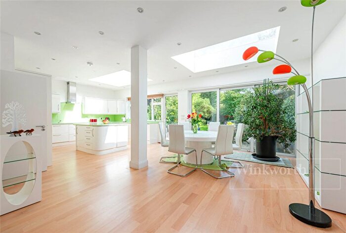 4 Bedroom Semi-Detached House To Rent In Mount Pleasant Road, Queens Park, London, NW10