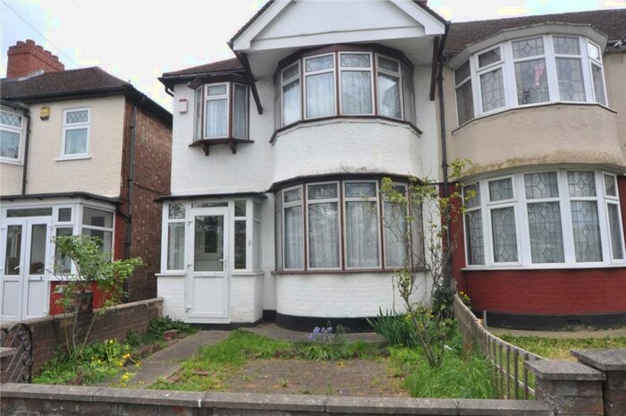 3 Bedroom Semi-Detached House To Rent In Dimsdale Drive, Enfield, EN1