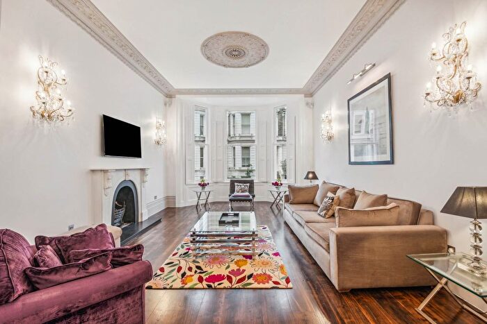 3 Bedroom Flat For Sale In Stafford Terrace, Kensington, London, W8