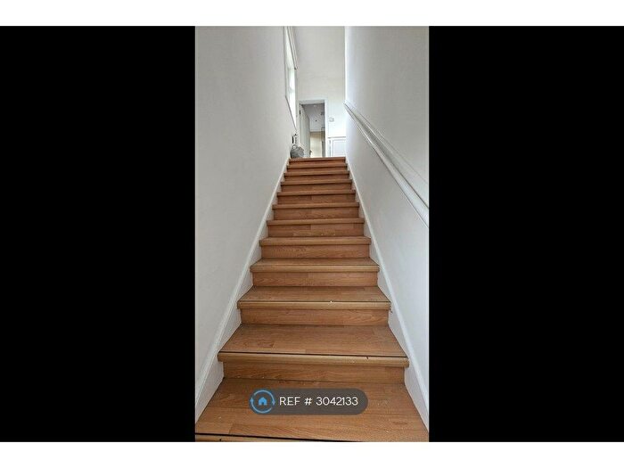 2 Bedroom Flat To Rent In Lenzie, Glasgow, G66