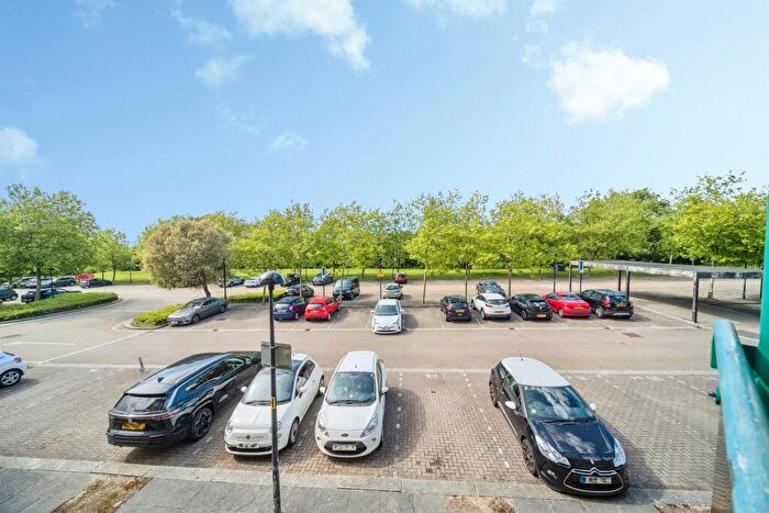 3 Bedroom Apartment For Sale In North Row, Milton Keynes, MK9